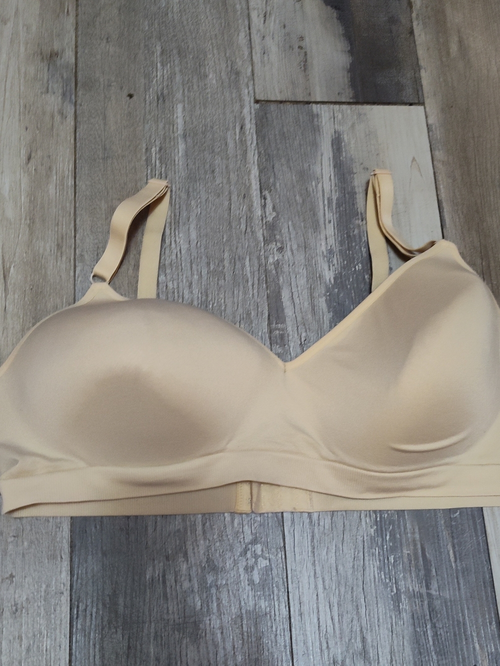 5/$25 SALE Fruit of the Loom Size 40D/42C Wire-free Beige Smooth T-Shirt Bra